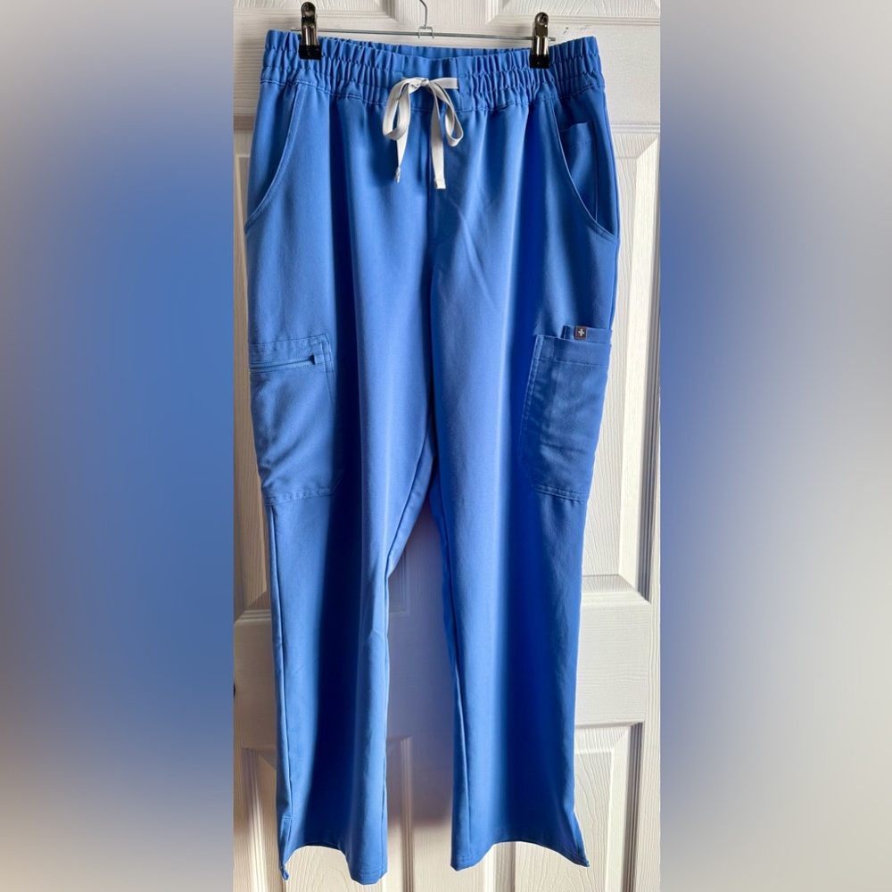 LIKE NEW FIGS Ceil Blue Dowa High Waisted Cargo Scrub Pants - Medium Petite